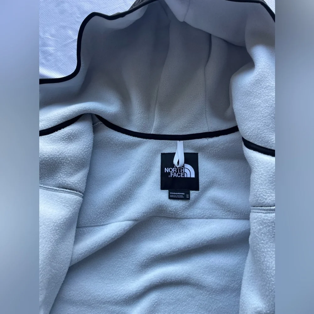 The North Face Denali Fleece Jacket with Hoodie NEW WITHOUT TAGS - Picture 3 of 12